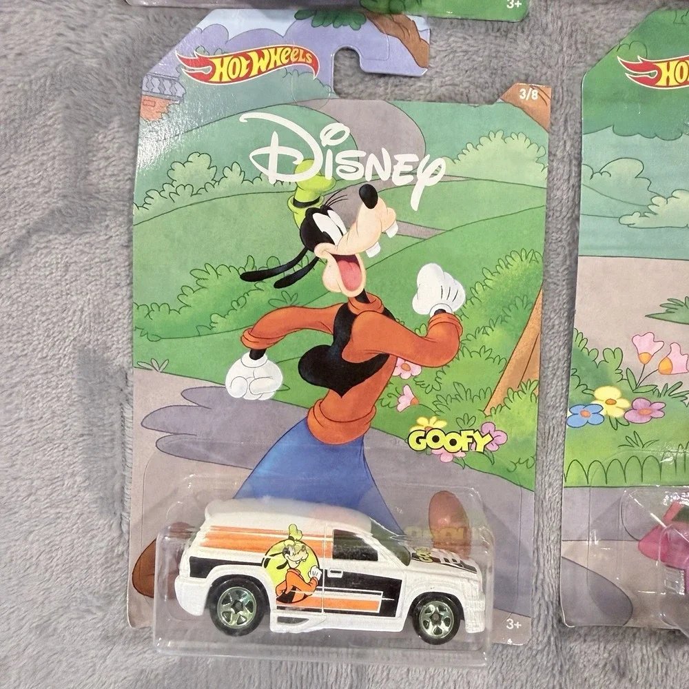 Hot Wheels Disney 90th Anniversary 2018 Lot 4 Minnie Goofy Pluto Chip Dale NIP